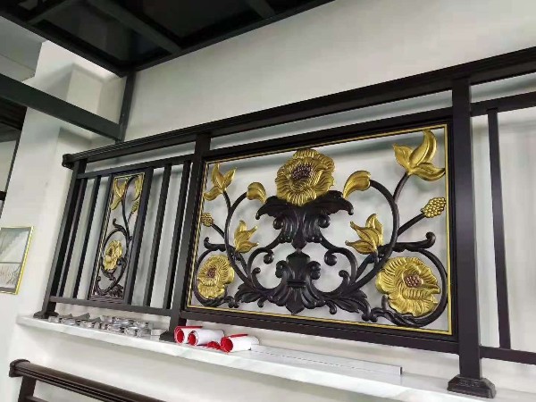 為什么鋁藝陽臺護(hù)欄是很客戶的選擇？